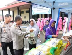 Polres Pesawaran Gelar Kick Off Gerakan Pangan Murah Serentak, Salurkan 3 Ton Beras SPHP