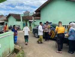 Jalin Keakraban, Polsek Padang Cermin Bagikan Nasi Kotak dalam Kegiatan “Jumat Berkah”