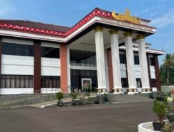 Sidang kasus dugaan pencurian kayu jati di PN gedong tataan, kuasa hukum soroti ke absahan bukti AJB